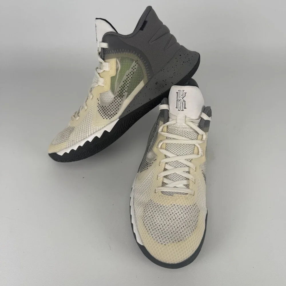 Nike Kyrie Flytrap 5 Boys 4.5Y White Grey Basketball Shoes DD0340-112‎